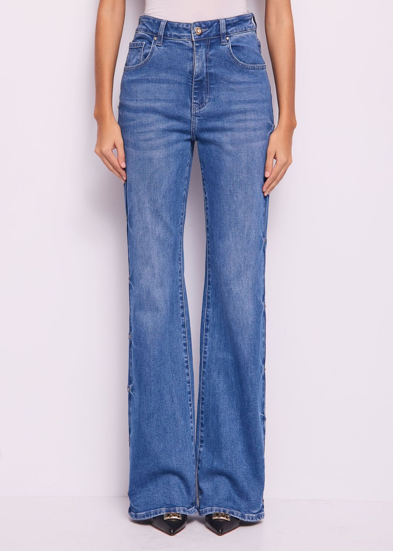 jeans-acampanados-289dbm-1.jpg