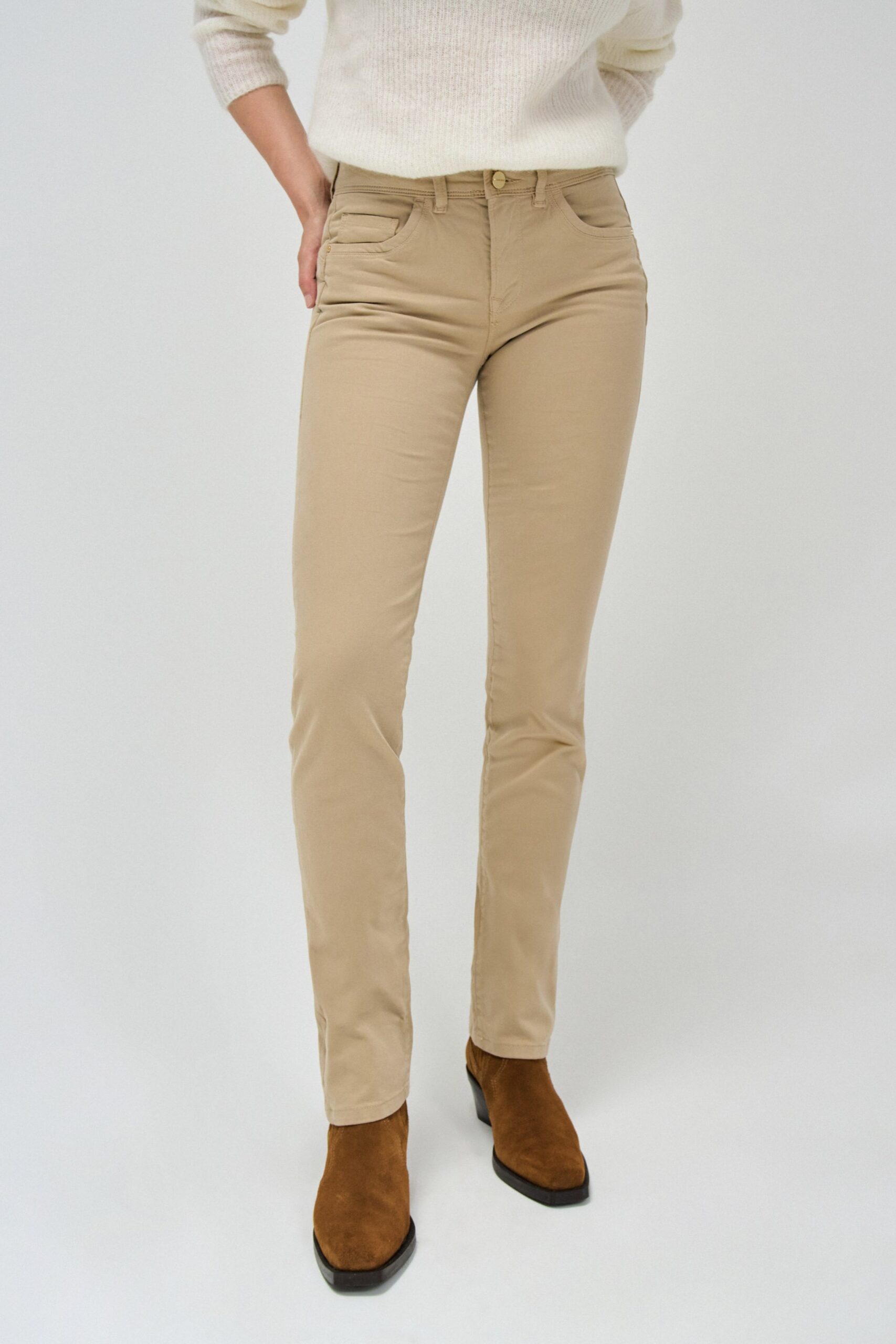 jeans-beige-mujer-637akp-1.jpg