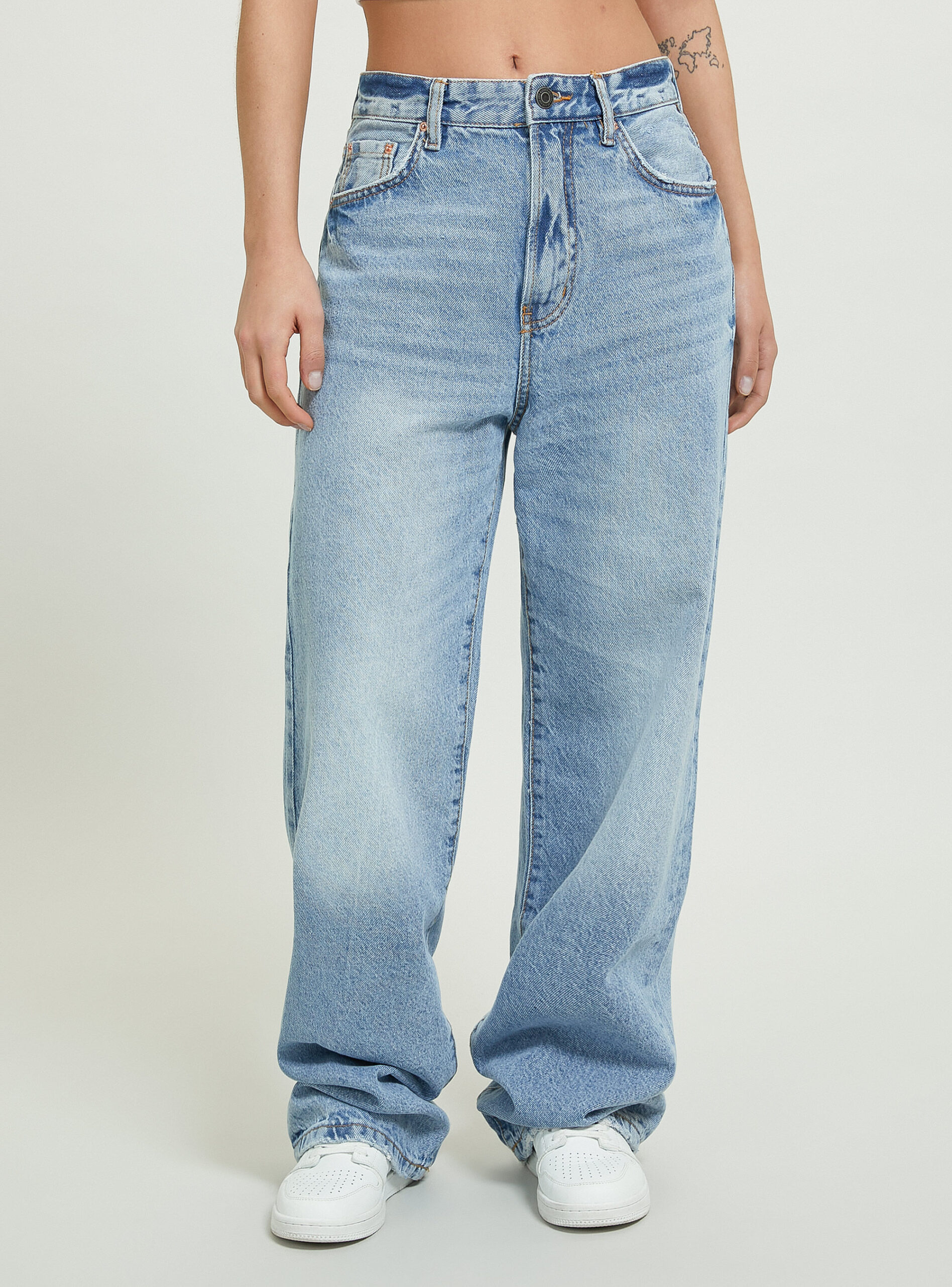 jeans-loose-198ccs-1.jpg