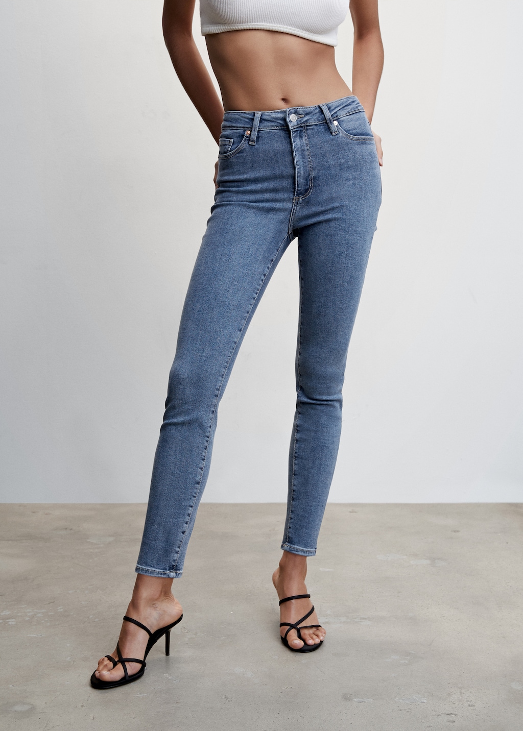 jeans-skinny-mujer-070uiq-1.jpg
