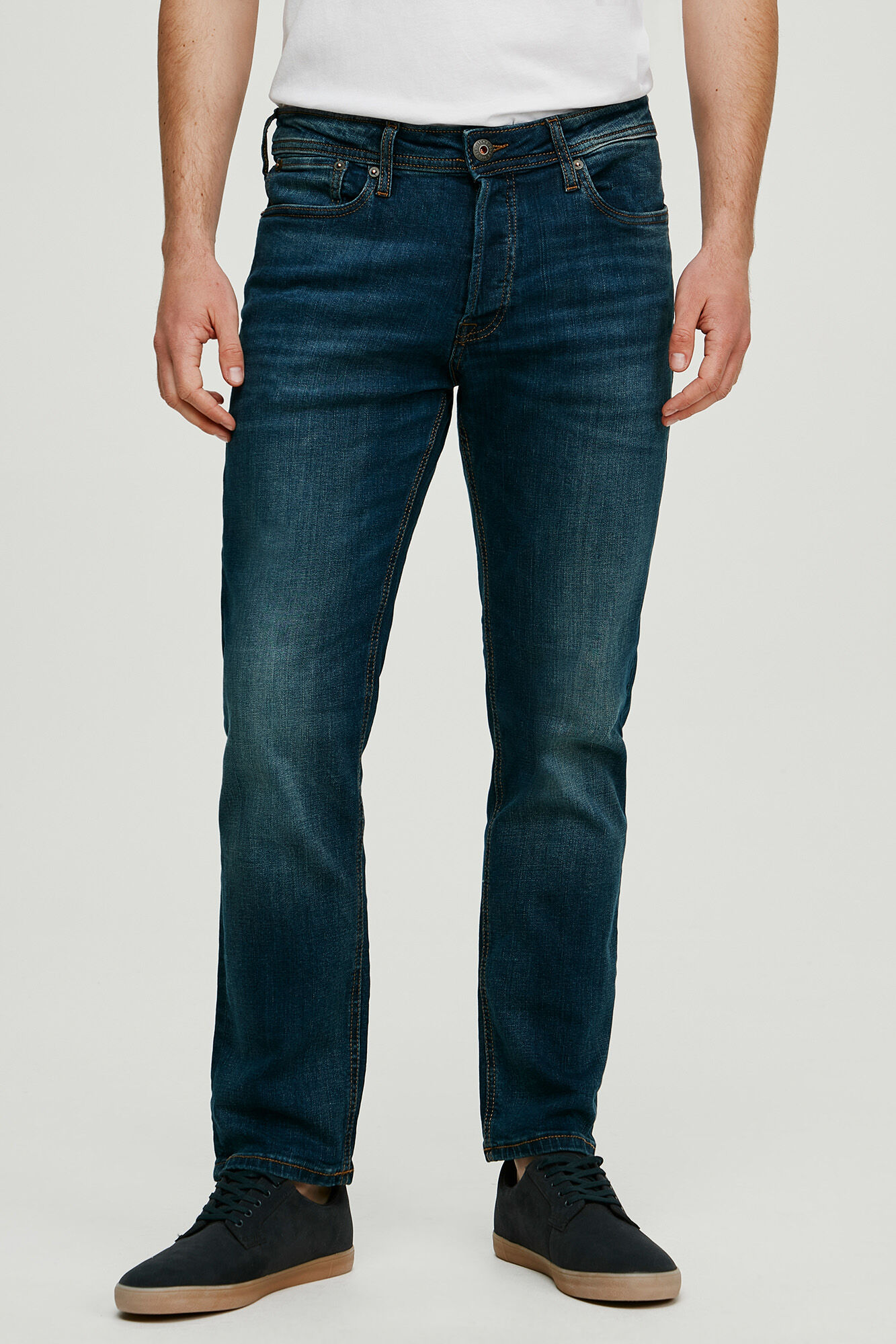 jeans-slim-straight-445zvt-1.jpg