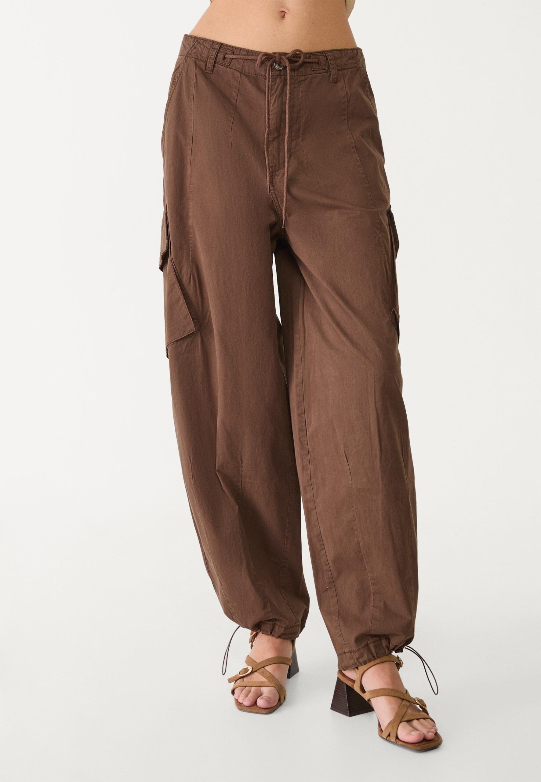 pantalon-cargo-marron-104hed-1.jpg